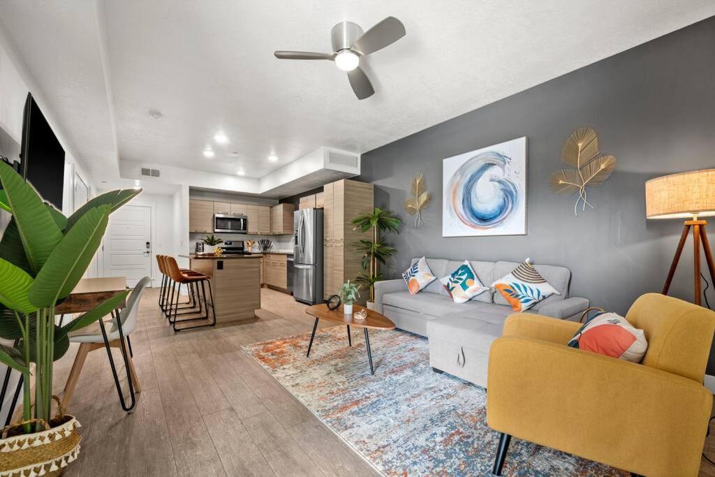 Апартаменты Luxurious Retreat In Slc Солт-Лейк-Сити Экстерьер фото